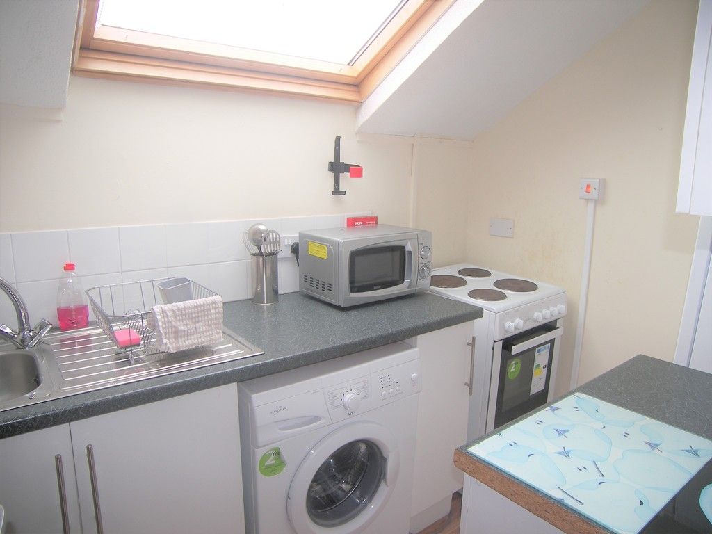 2 bed flat to rent 6