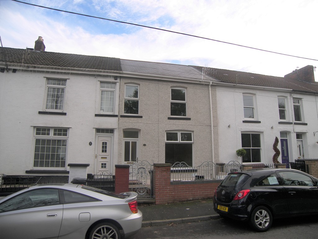 3 bed house to rent in Gored Terrace, Melincourt, Neath 1