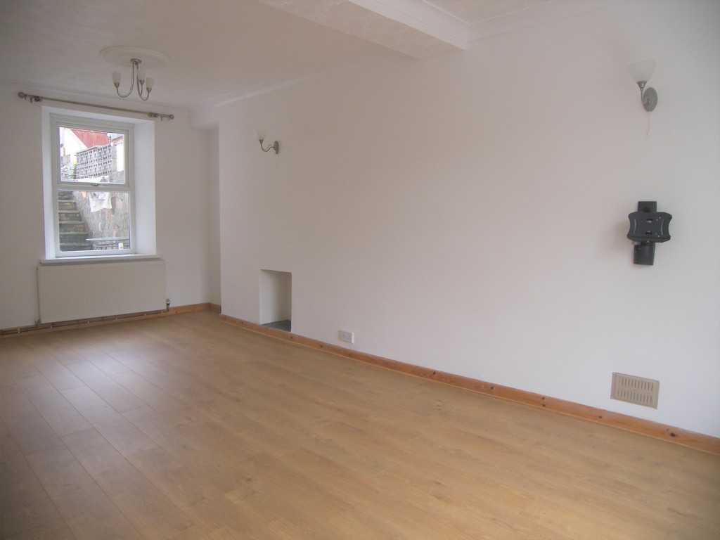 3 bed house to rent in Gored Terrace, Melincourt, Neath  - Property Image 2