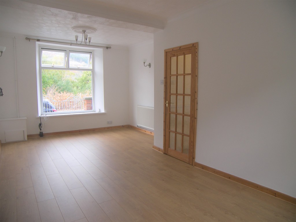 3 bed house to rent in Gored Terrace, Melincourt, Neath  - Property Image 3