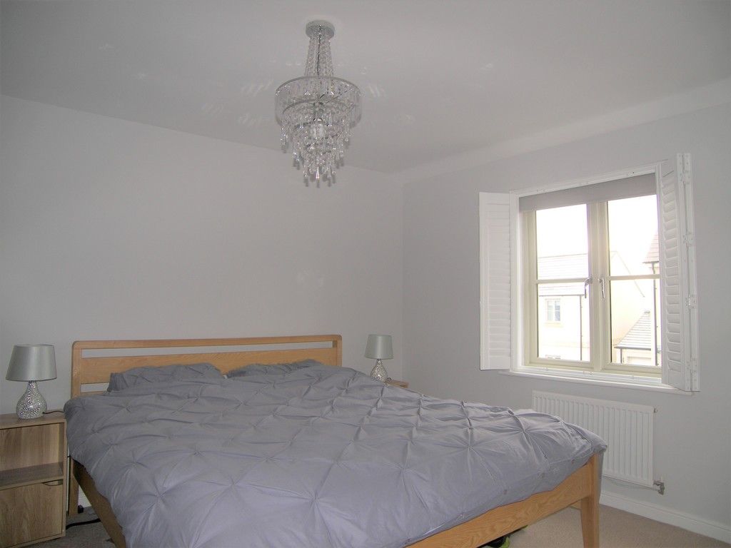 4 bed house for sale in Heathland Way, Llandarcy 11