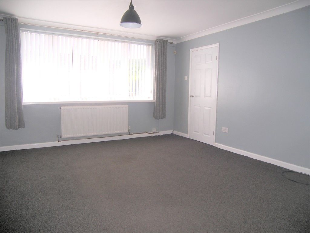 3 bed house to rent in Tyn Y Cae, Pontardawe, Swansea  - Property Image 2
