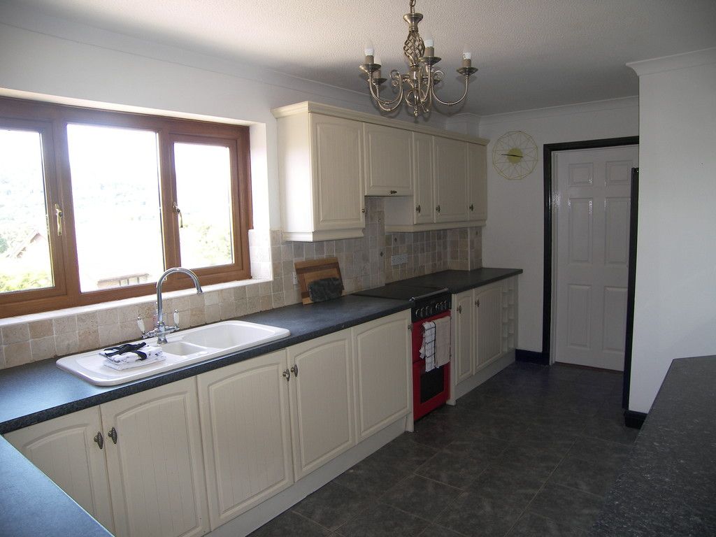 4 bed house for sale in Clos Caegwenith, Tonna, Neath  - Property Image 7