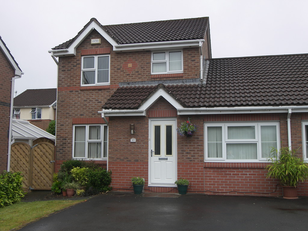 3 bed house to rent in Fernlea Park, Waunceirch, Neath 1