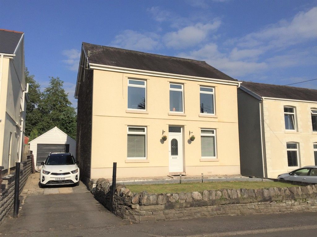 3 bed house for sale in Lone Road, Clydach, Swansea 1