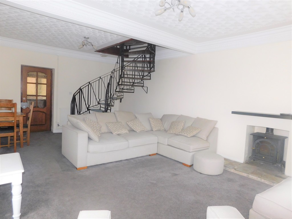 3 bed house to rent in Railway Terrace, Tonmawr, Port Talbot 2