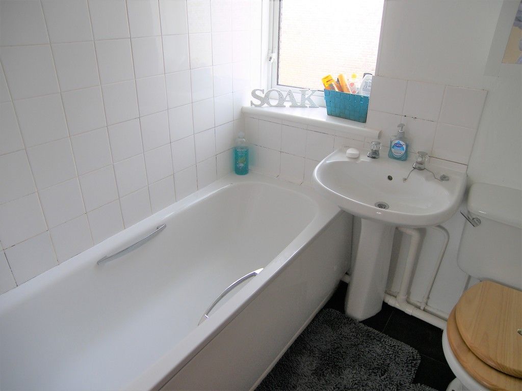 3 bed house for sale in Roman Way, Neath 12