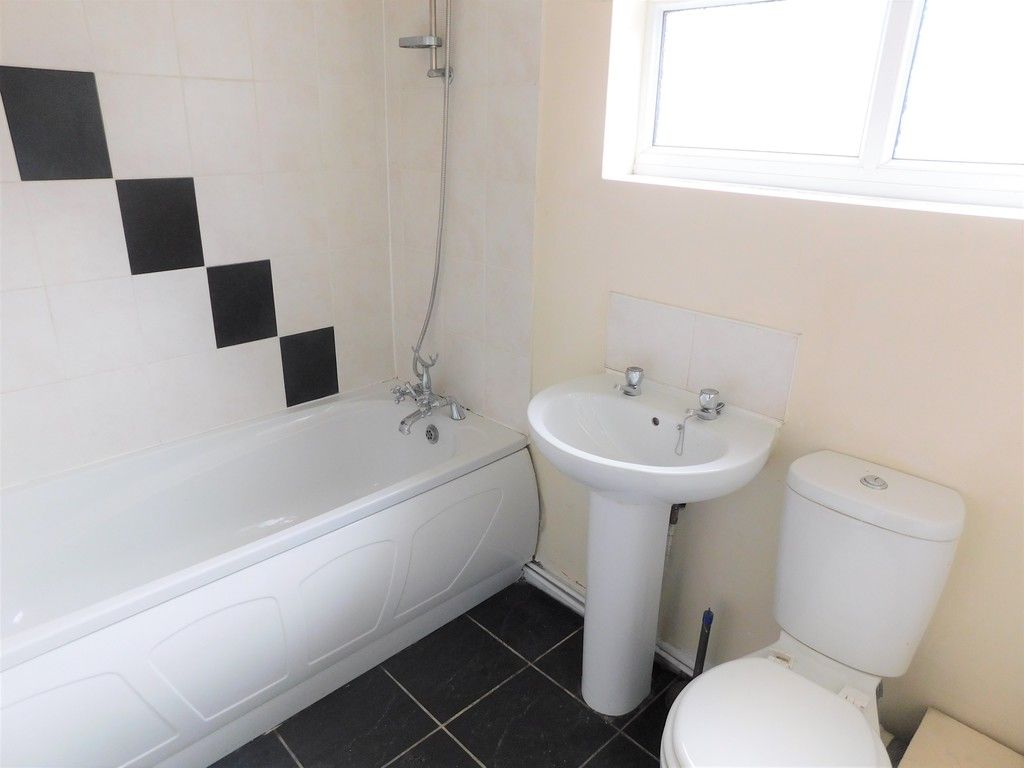 3 bed house for sale in Alice Street, Neath 9