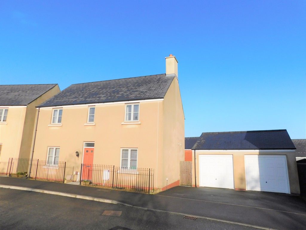 4 bed house for sale in Pen Y Graig, Llandarcy, Neath - Property Image 1