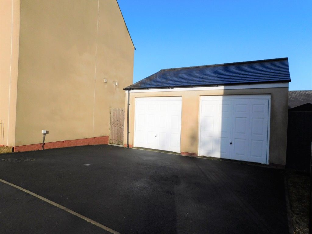 4 bed house for sale in Pen Y Graig, Llandarcy, Neath  - Property Image 20
