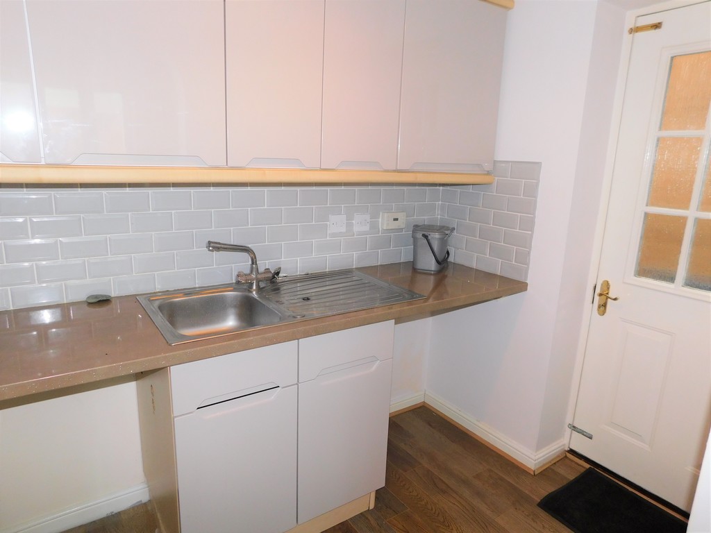4 bed house to rent in Ffynnon Dawel, Aberdulais, Neath 9