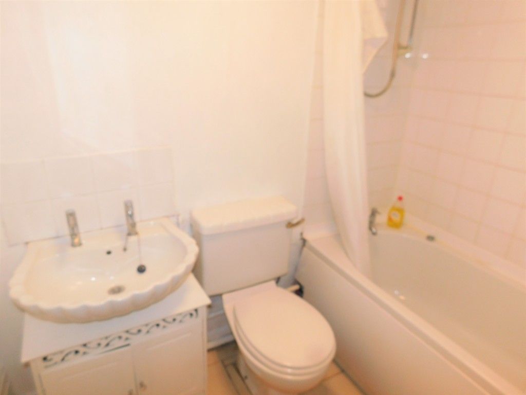 1 bed flat to rent in Hill Road, Neath Abbey, Neath 9