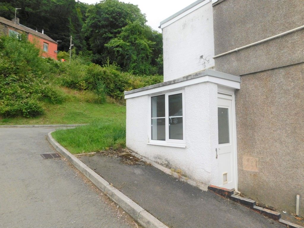 2 bed house for sale in Cleighton Terrace, Cadoxton, Neath  - Property Image 17