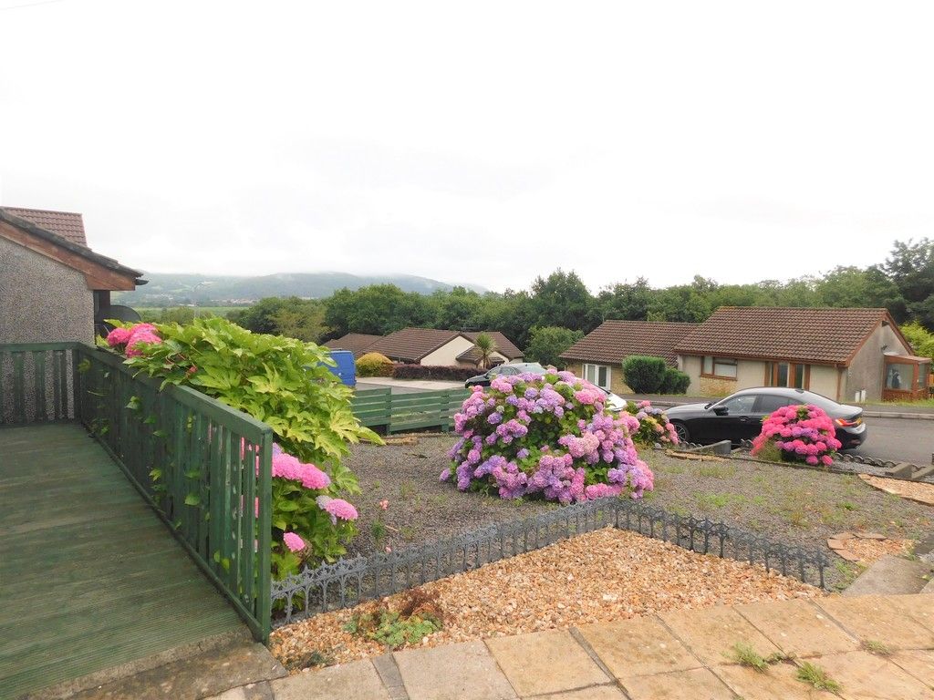 2 bed bungalow to rent in Bay View Gardens, Skewen, Neath (ref