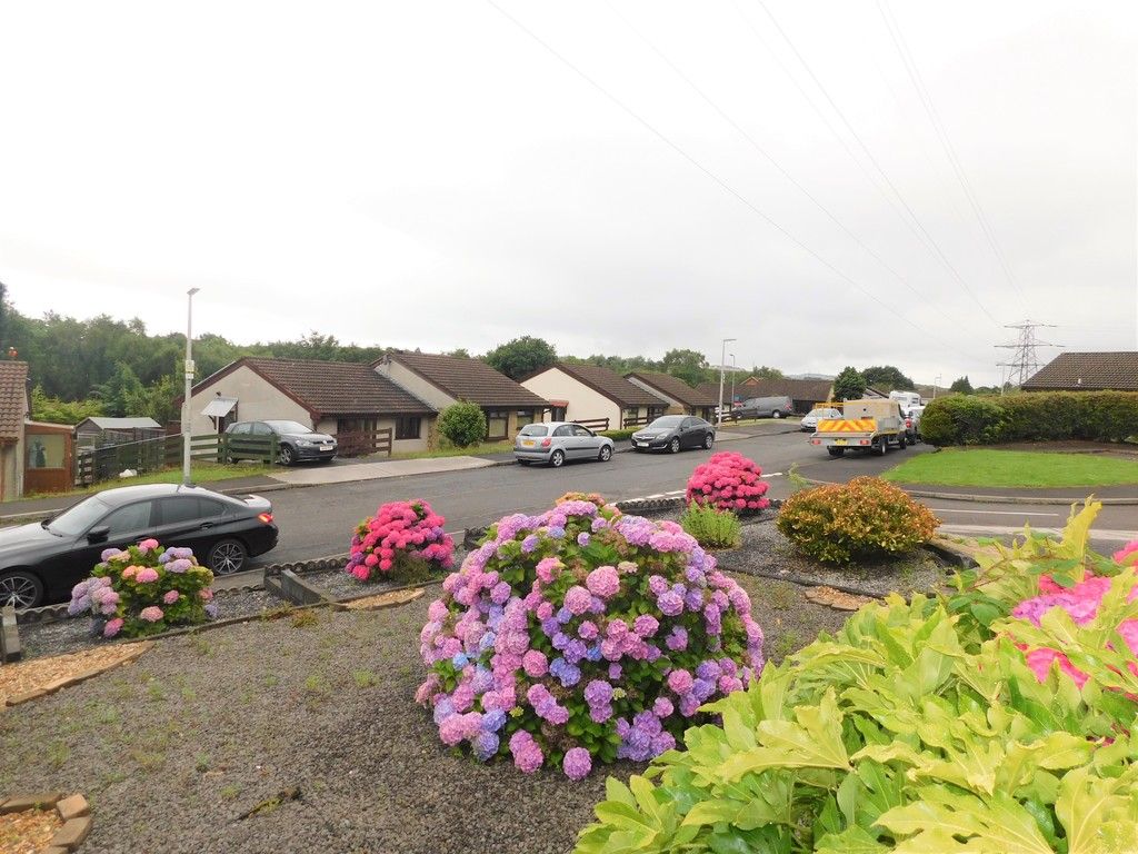 2 bed bungalow to rent in Bay View Gardens, Skewen, Neath (ref