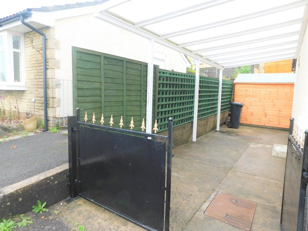 2 bed bungalow to rent in Bay View Gardens, Skewen, Neath (ref