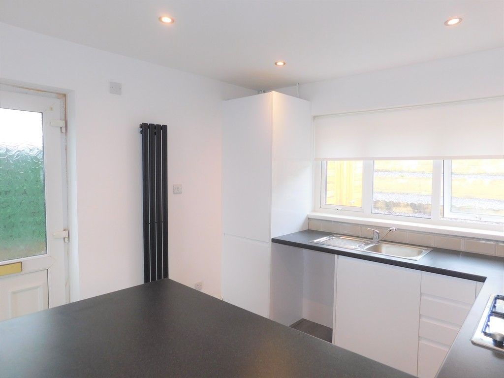 2 bed bungalow to rent in Bay View Gardens, Skewen, Neath (ref