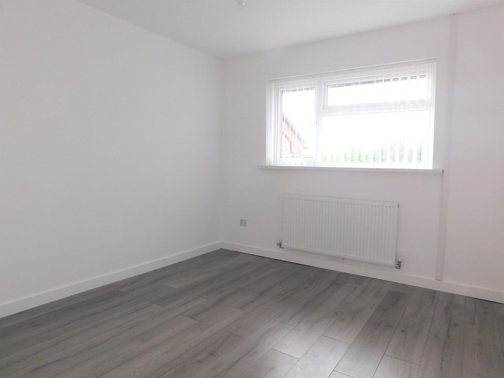 2 bed bungalow to rent in Bay View Gardens, Skewen, Neath (ref