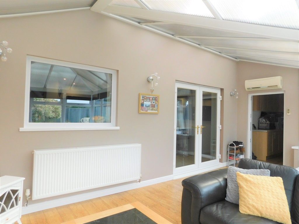 3 bed house for sale in Pant Bryn Isaf, Llwynhendy, Llanelli  - Property Image 11