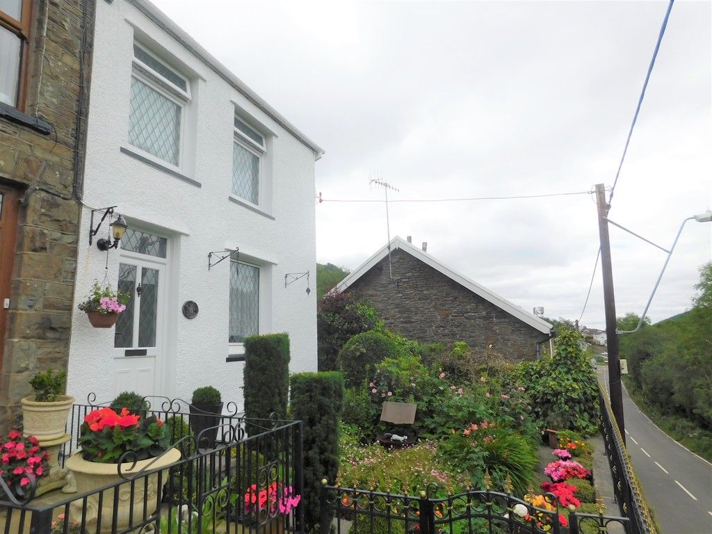 3 bed house for sale in Gored Cottages, Melincourt, Neath - Property Image 1