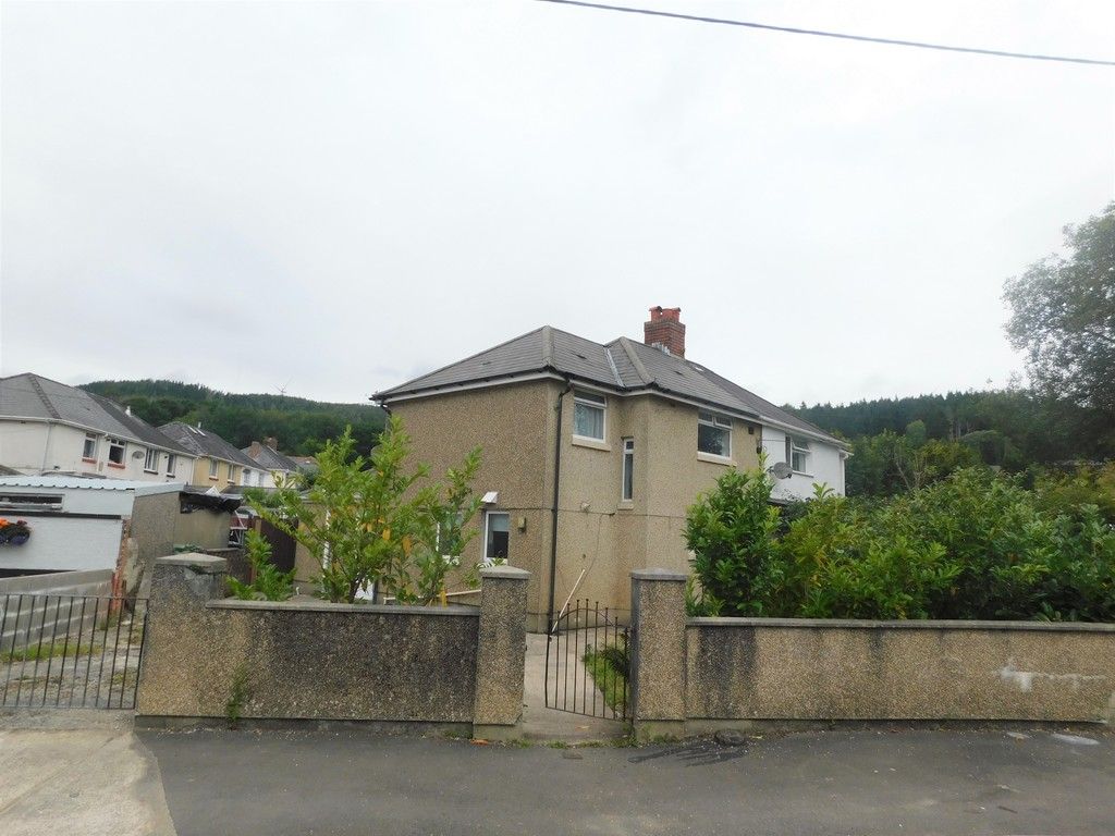 3 bed house for sale in Maes Y Pergwm, Glynneath, Neath 1