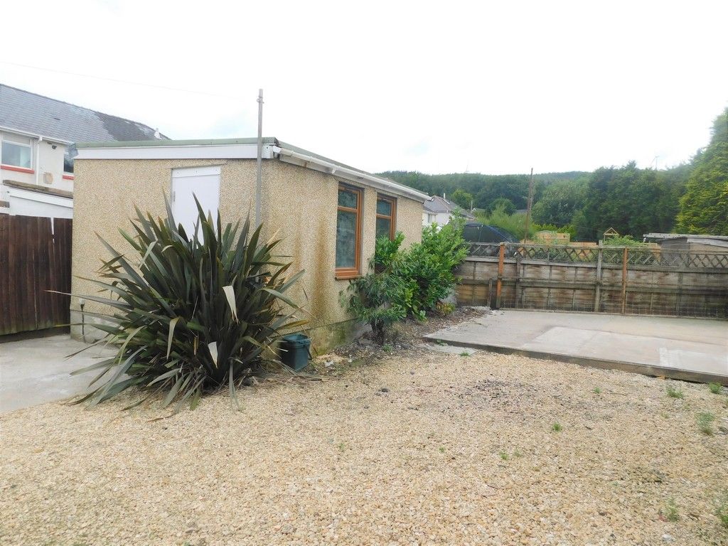 3 bed house for sale in Maes Y Pergwm, Glynneath, Neath 13