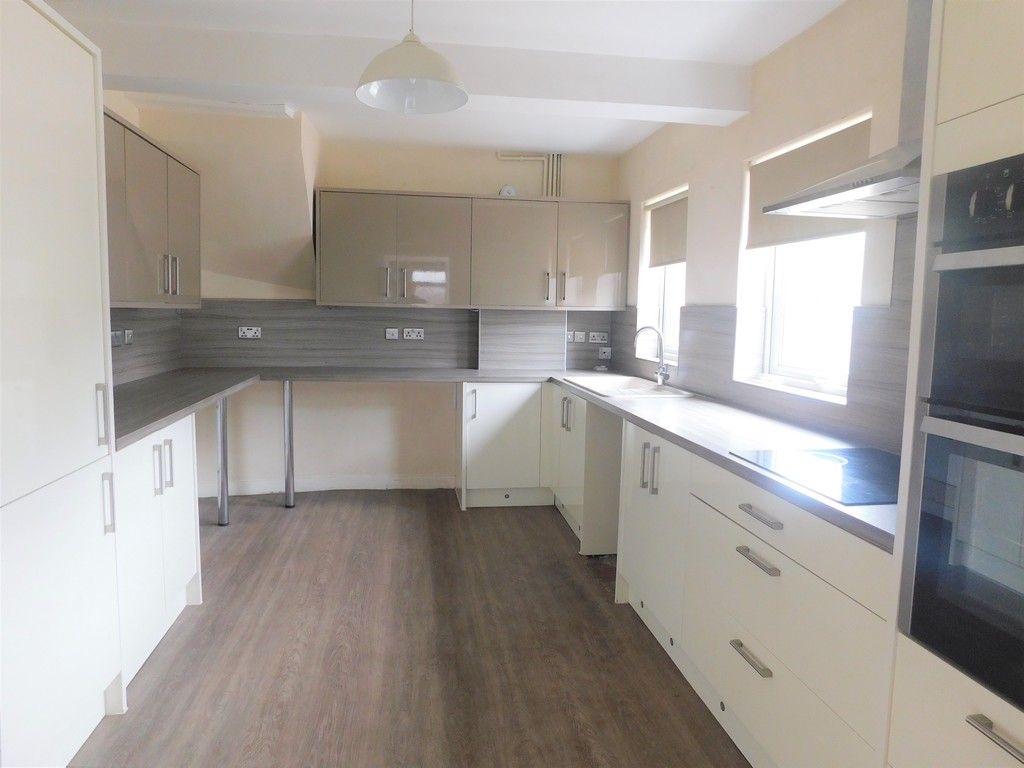 3 bed house for sale in Maes Y Pergwm, Glynneath, Neath 4