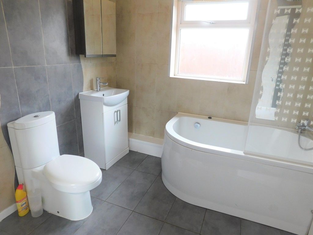 3 bed house for sale in Maes Y Pergwm, Glynneath, Neath  - Property Image 10