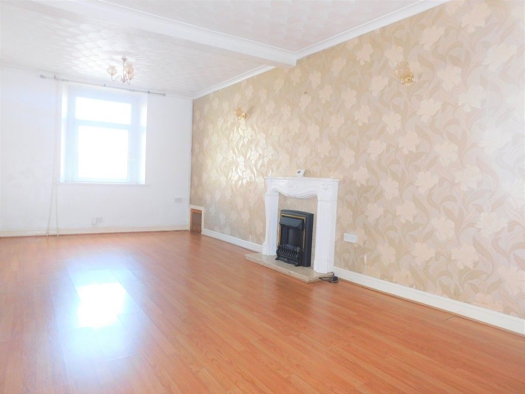 3 bed house for sale in George Street, Neath 2