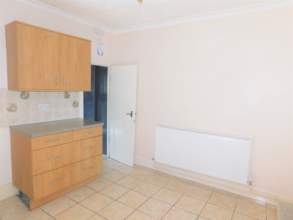 3 bed house for sale in George Street, Neath 6
