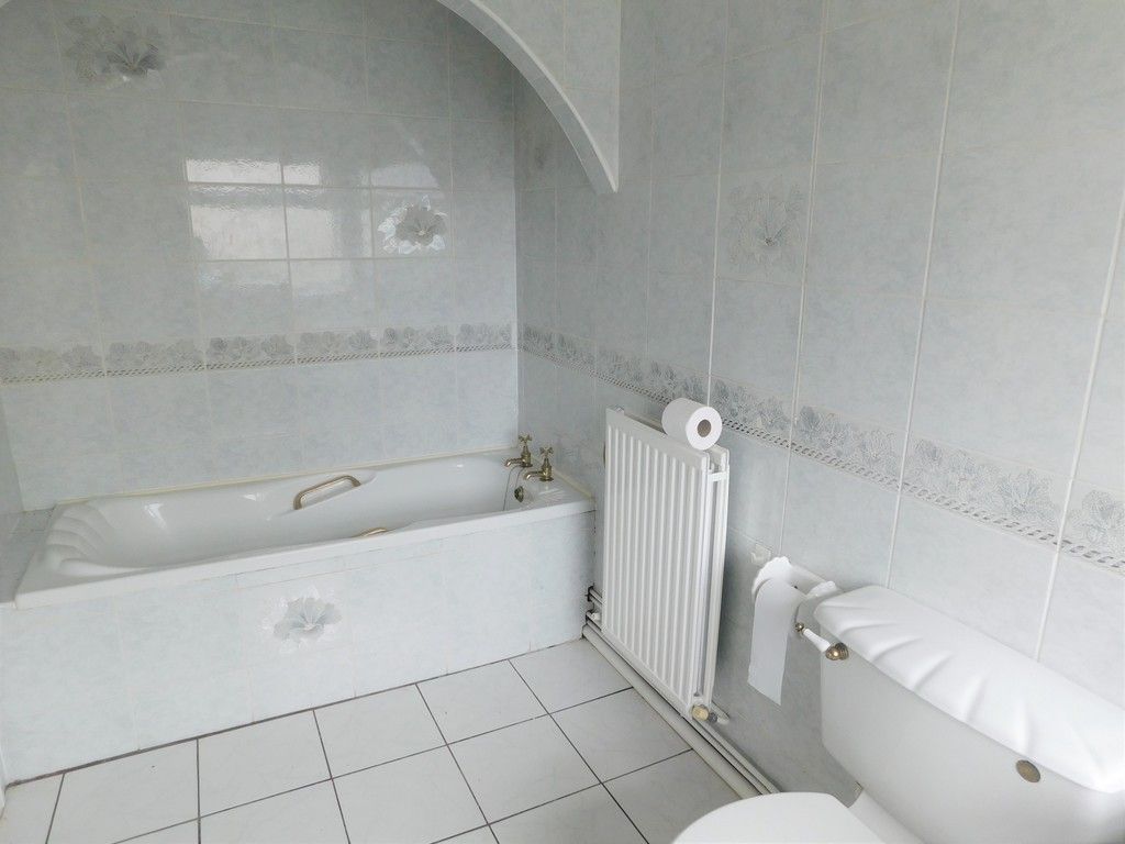 3 bed house for sale in Alexander Road, Briton Ferry, Neath 7
