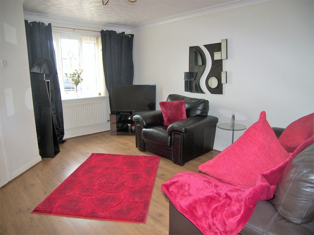 3 bed house for sale in Bryn Gorsedd, Bridgend 2