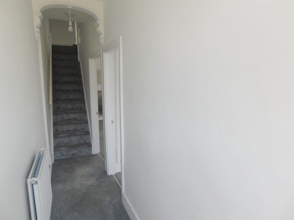 3 bed house to rent in Old Road, Neath 2