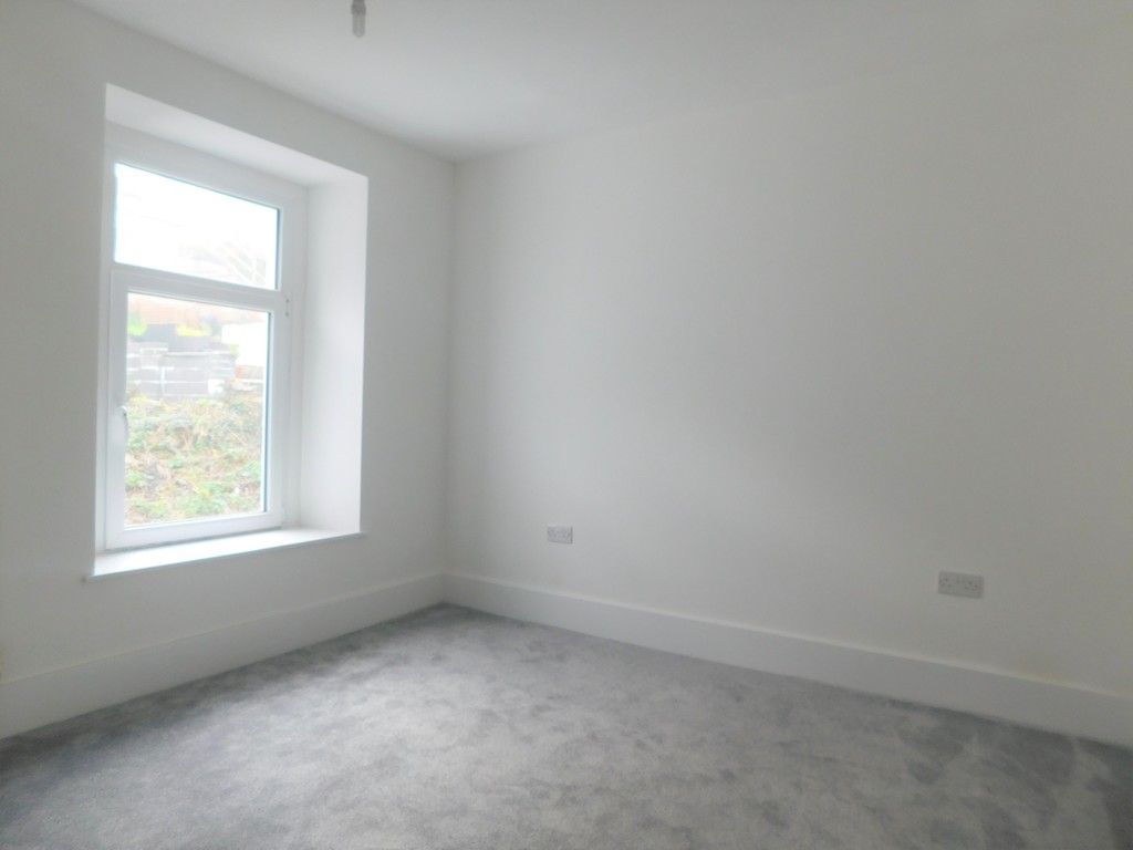 3 bed house to rent in Old Road, Neath 11
