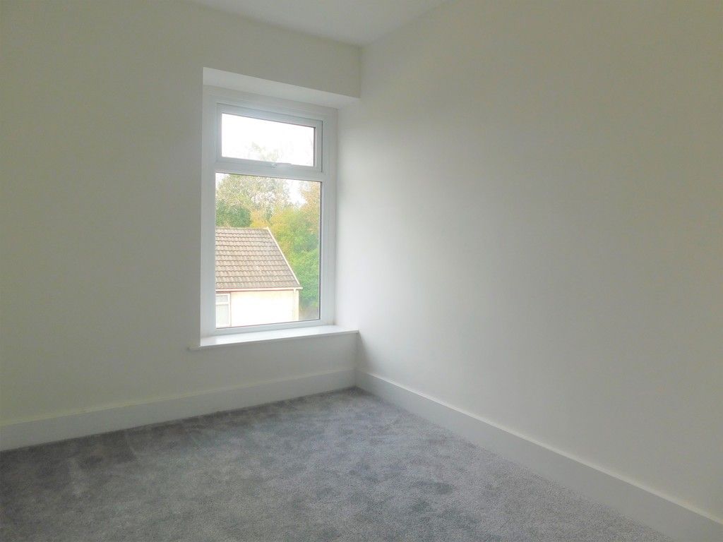 3 bed house to rent in Old Road, Neath 12