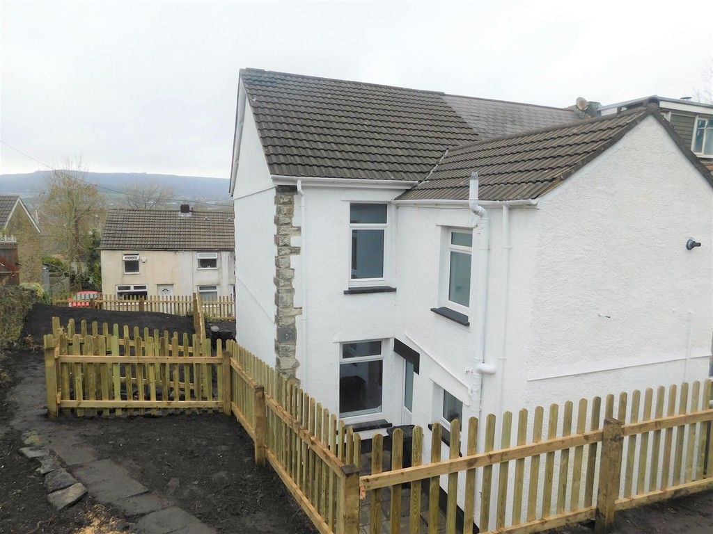 3 bed house to rent in Old Road, Neath 14