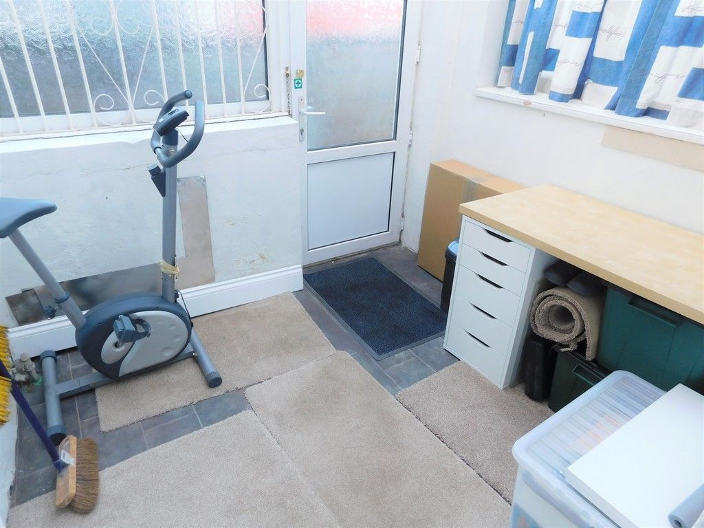 3 bed house for sale in Winifred Road, Neath 11