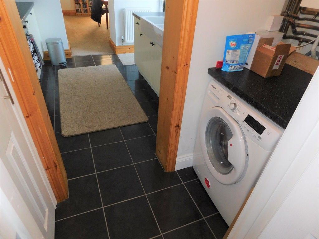 3 bed house for sale in Winifred Road, Neath 8