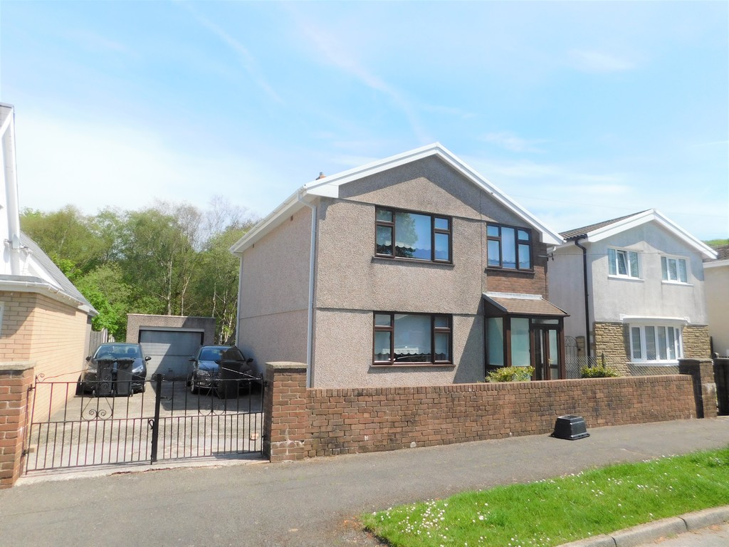 3 bed house for sale in School Road, Crynant, Neath - Property Image 1