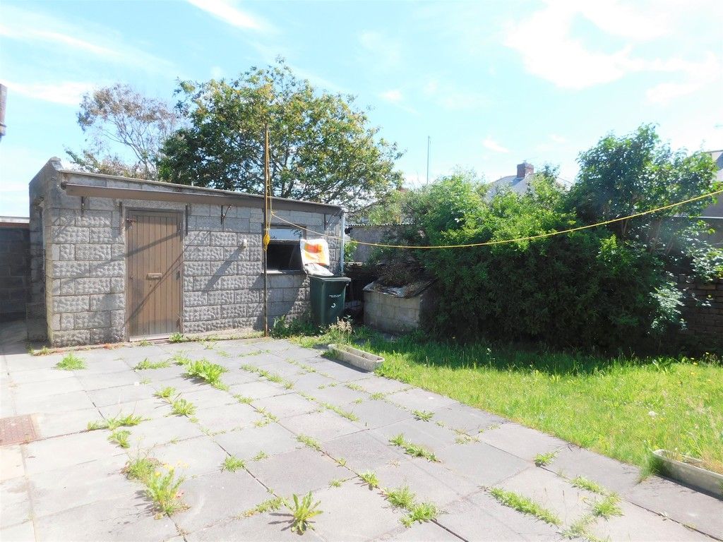 2 bed bungalow to rent in Heol Y Bronwen, Port Talbot 11