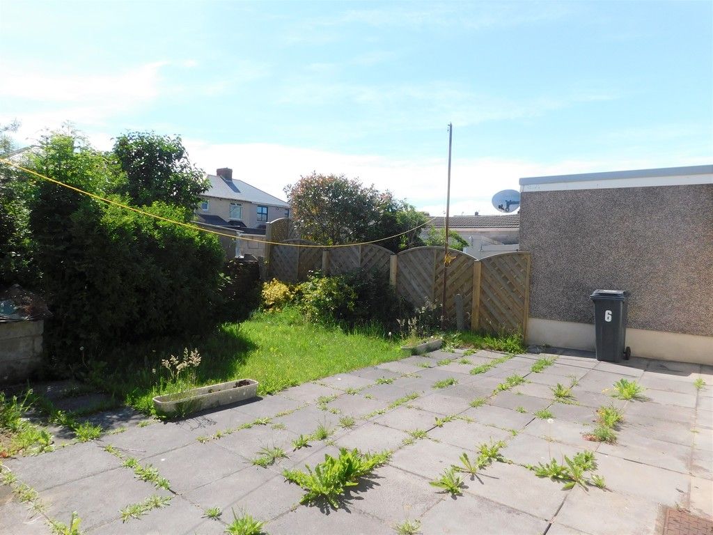 2 bed bungalow to rent in Heol Y Bronwen, Port Talbot 10