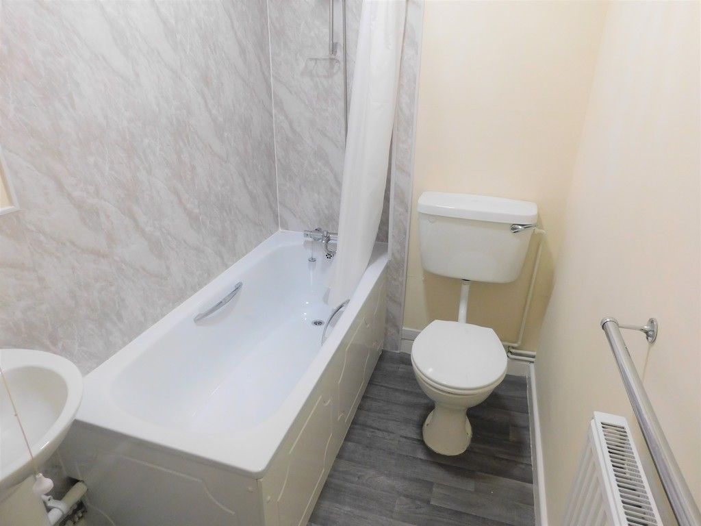 1 bed flat to rent in Pentre Street, Neath  - Property Image 6
