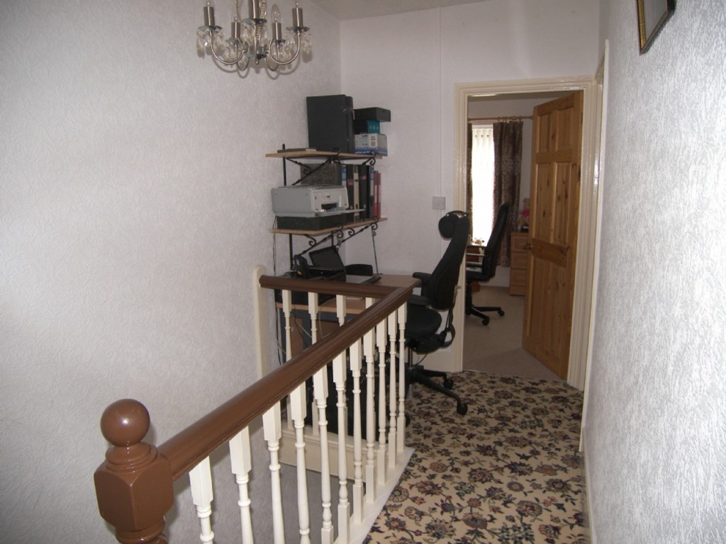 3 bed house for sale in Main Road, Crynant  - Property Image 10