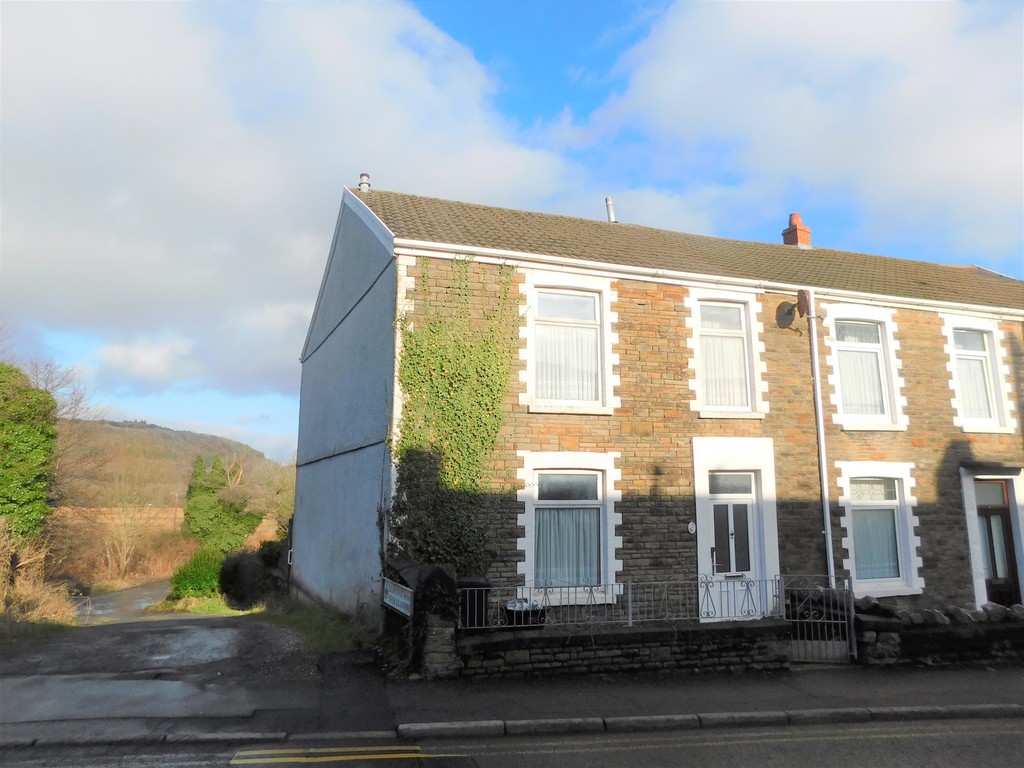 3 bed house for sale in Llantwit Road, Neath  - Property Image 1
