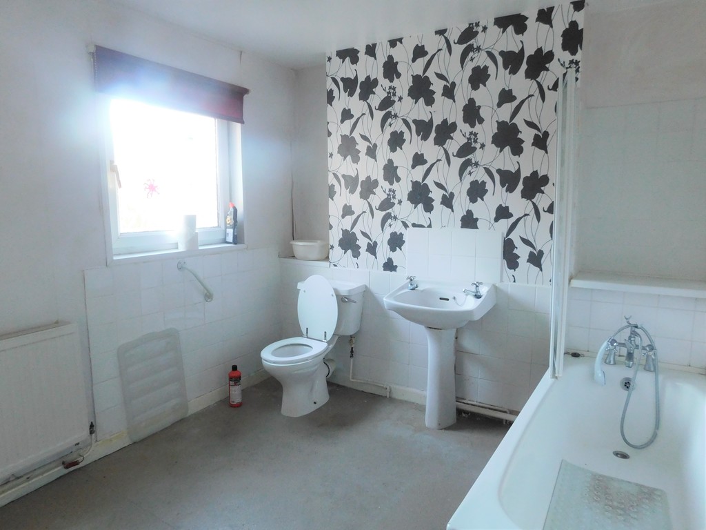 3 bed house for sale in Llantwit Road, Neath 8