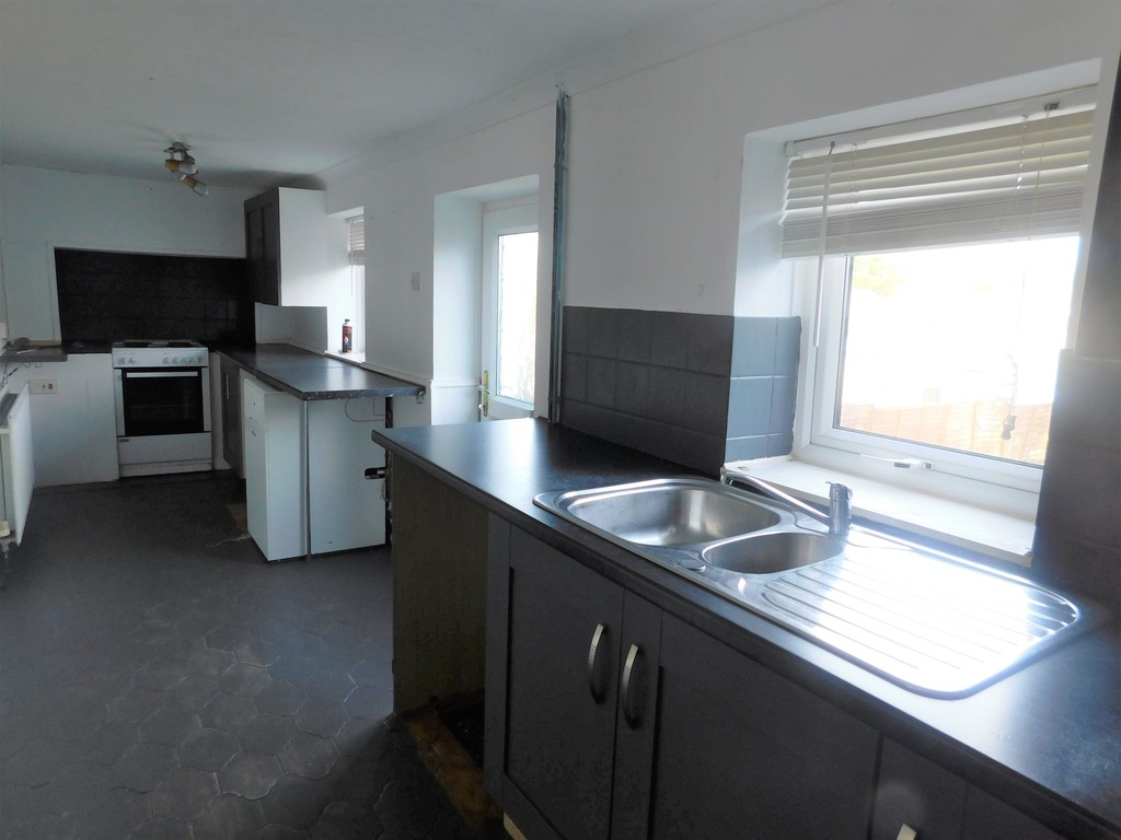 3 bed house for sale in Standert Terrace, Seven Sisters, Neath  - Property Image 5