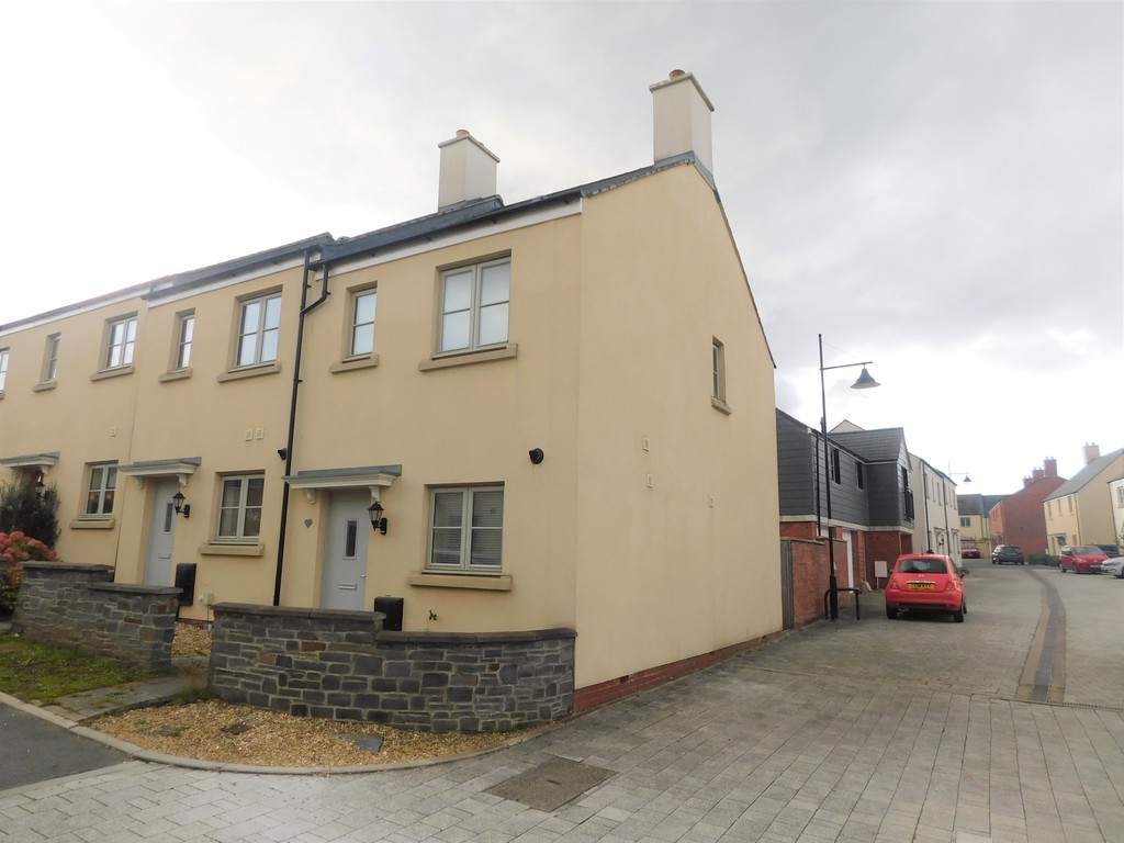 2 bed house for sale in Lon Y Grug, Llandarcy, Neath  - Property Image 1