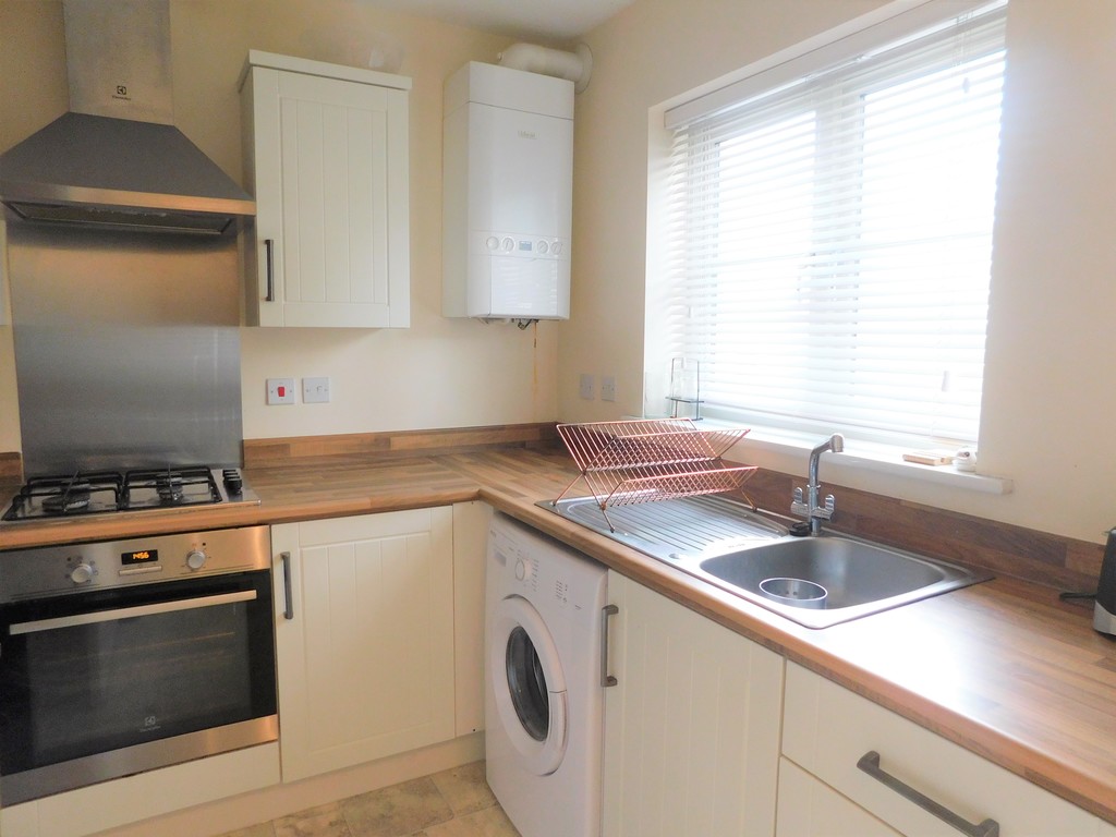 2 bed house for sale in Lon Y Grug, Llandarcy, Neath  - Property Image 4