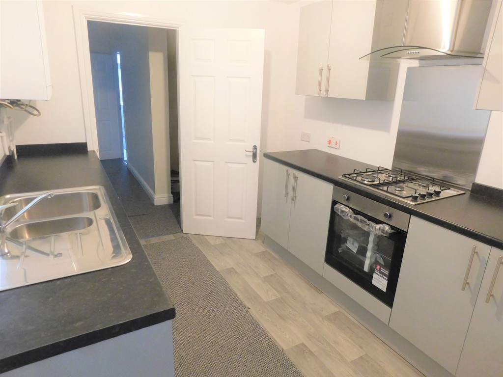 3 bed house for sale in Middleton Street, Neath 4