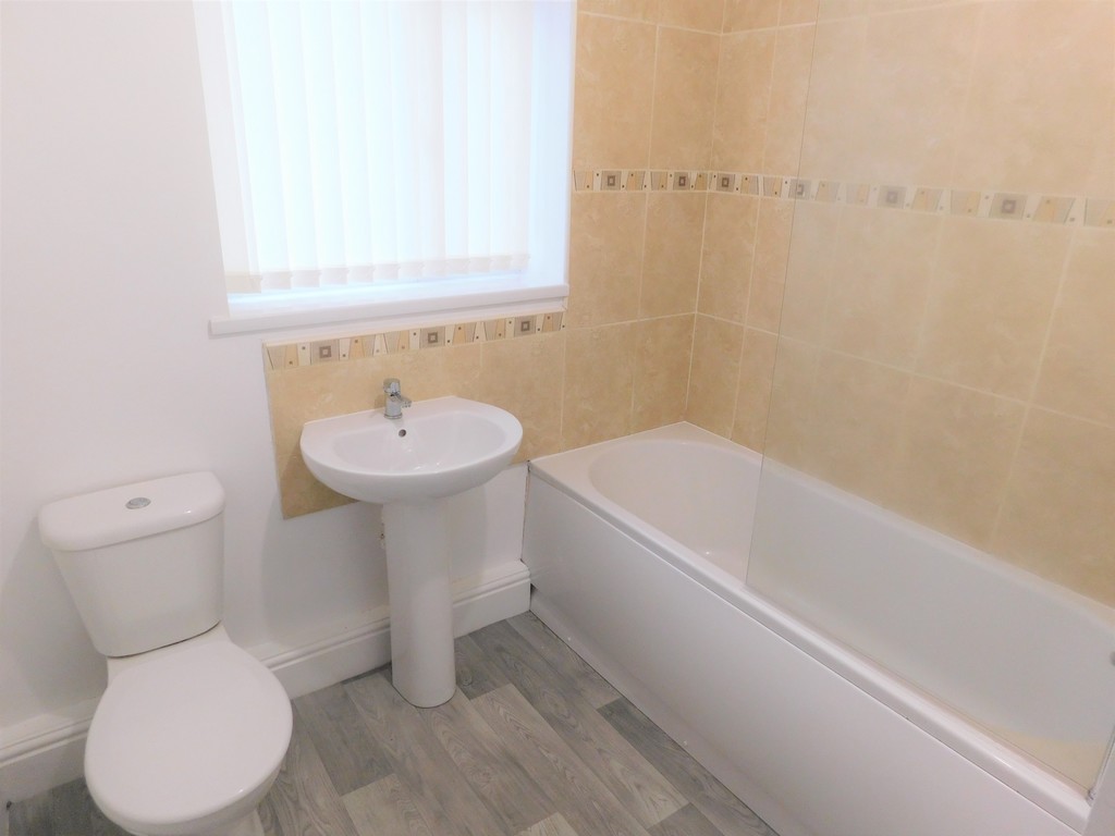 3 bed house for sale in Middleton Street, Neath 6